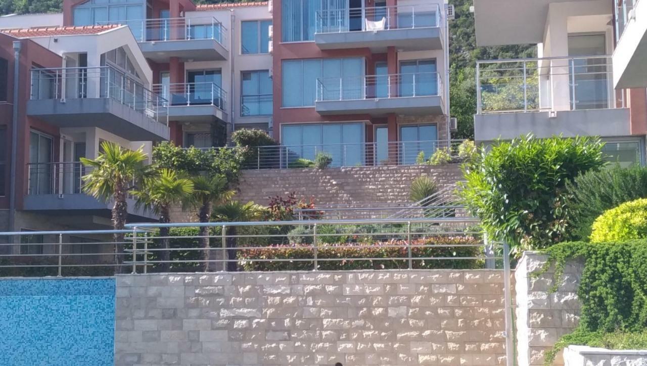 Apartments Acacia Hill Ðenovići Exteriör bild